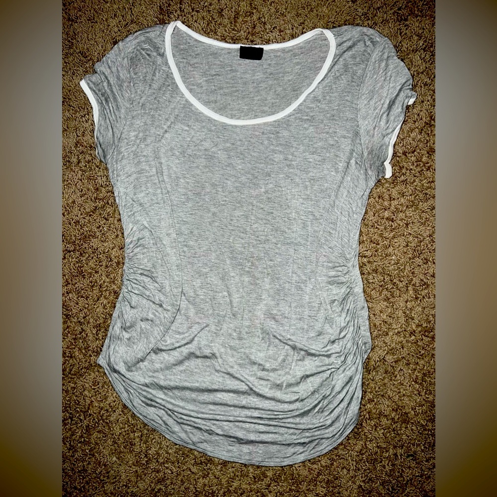 this is a maternity shirt I used when I was pregnant only 3 times.